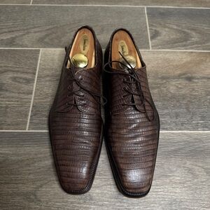 Hugo Boss Brown Leather Oxfords Timeless Elegance